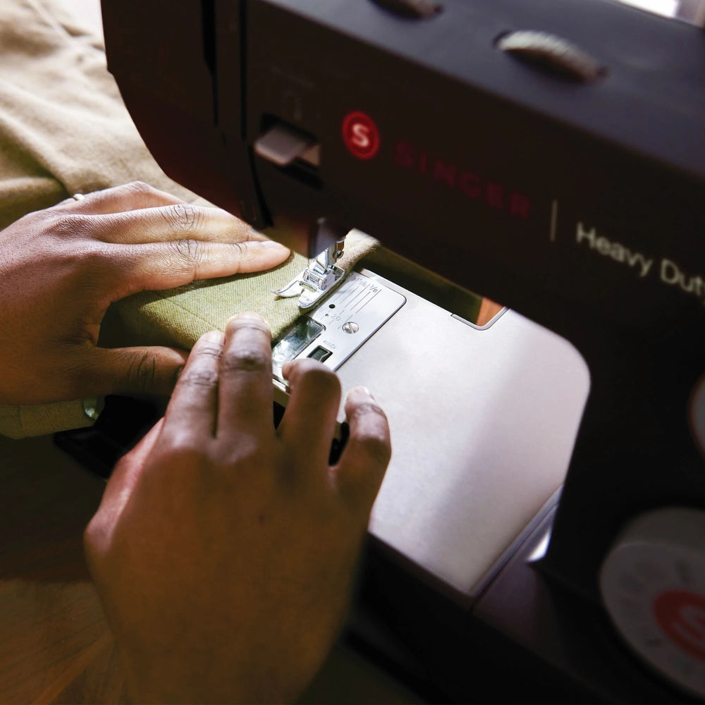 Heavy Duty Black Sewing Machine X620