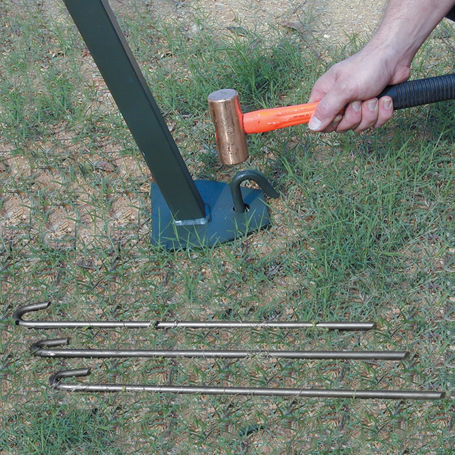 300 lb. Corn Capacity Wildlife Feeder E2699