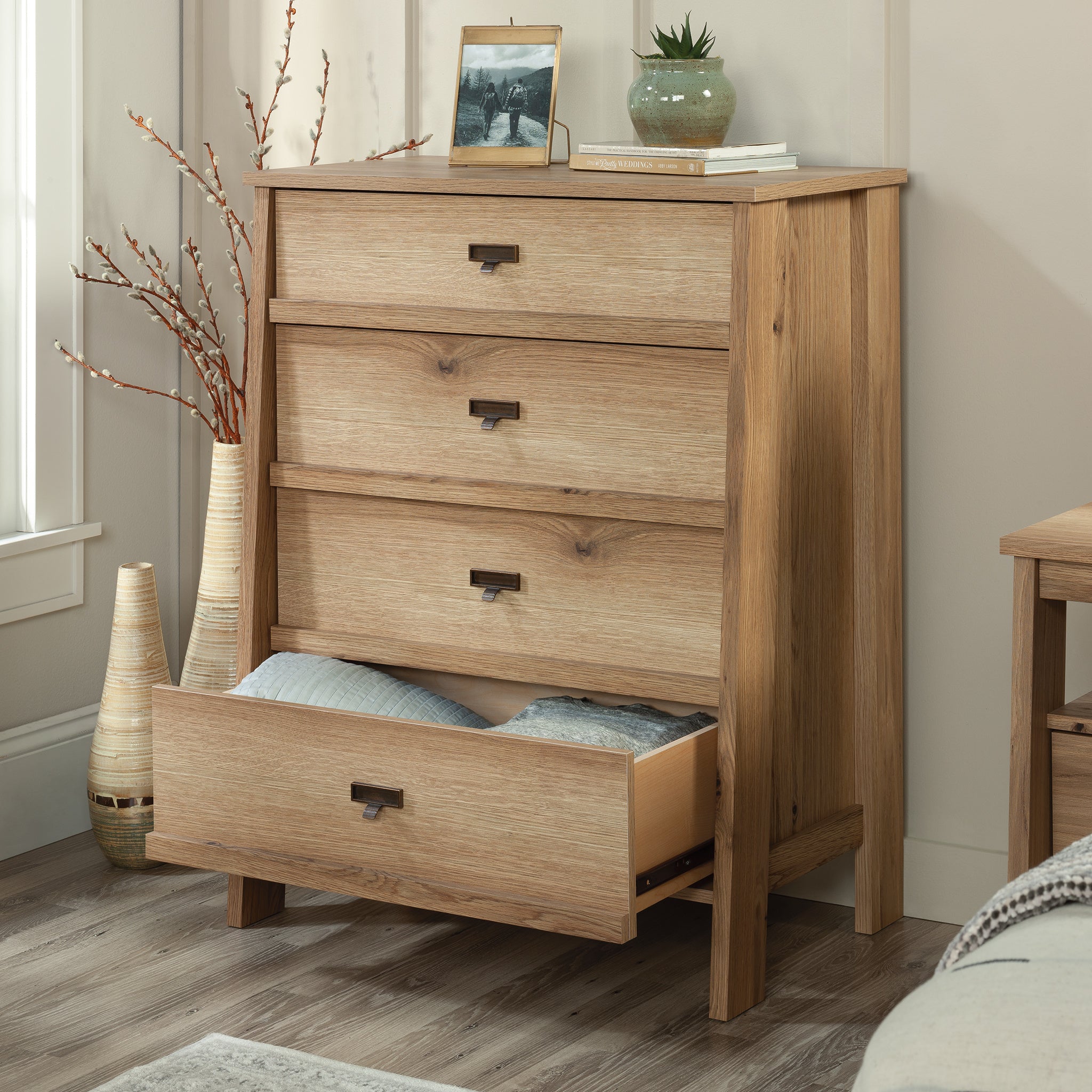 Timber Oak 4-Drawer Dresser U484035