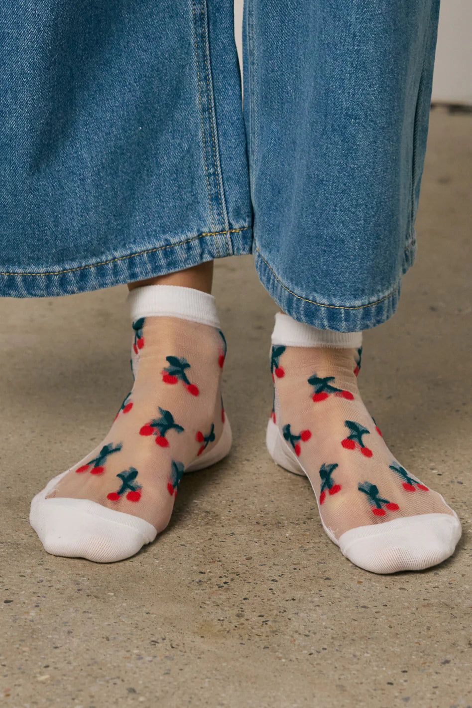 White Sheer Socks E505