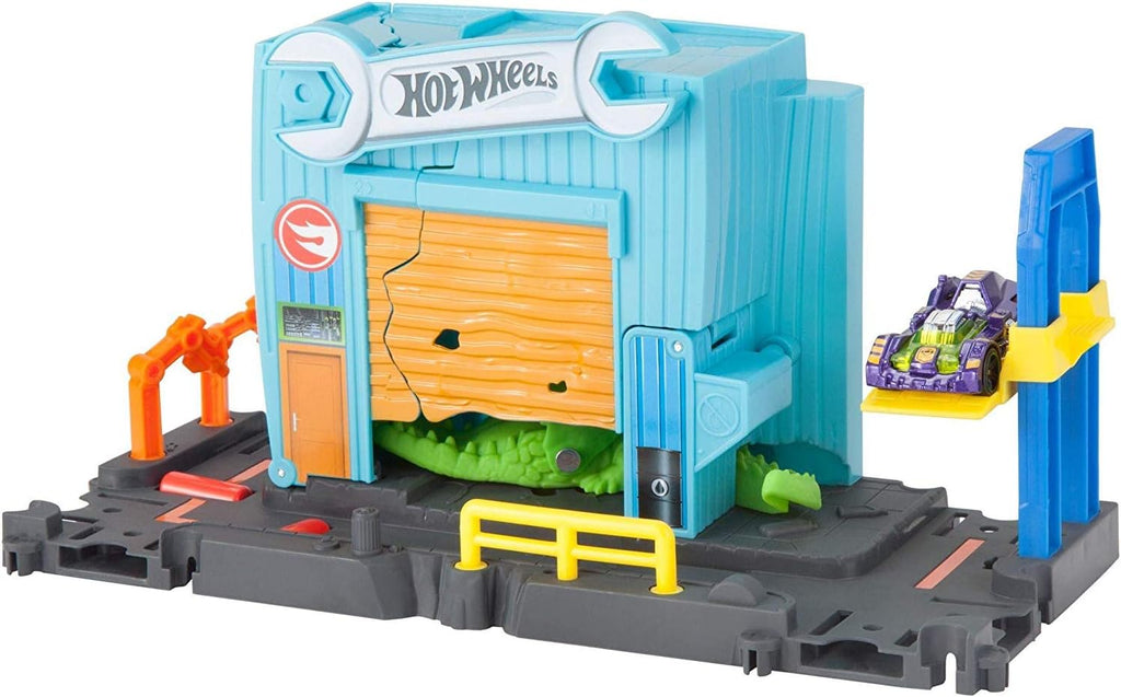 Gator Garage Attack Playset C9845