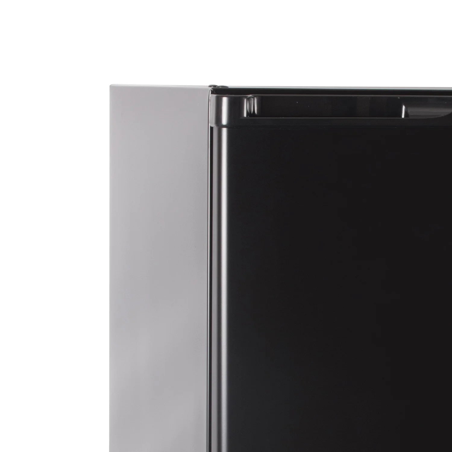 4.5 Cu Ft Compact Refrigerator with Freezer P1760
