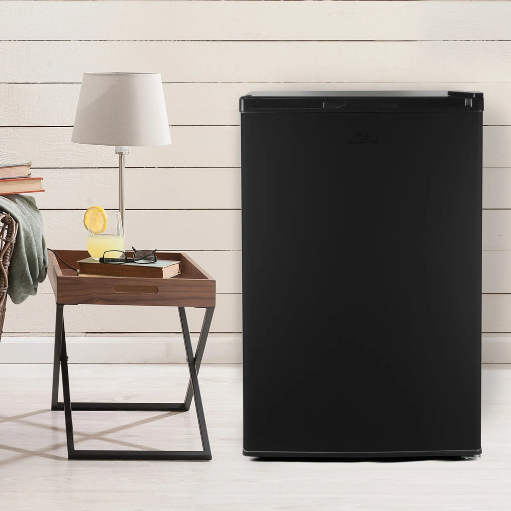 4.5 Cu Ft Compact Refrigerator with Freezer P1760