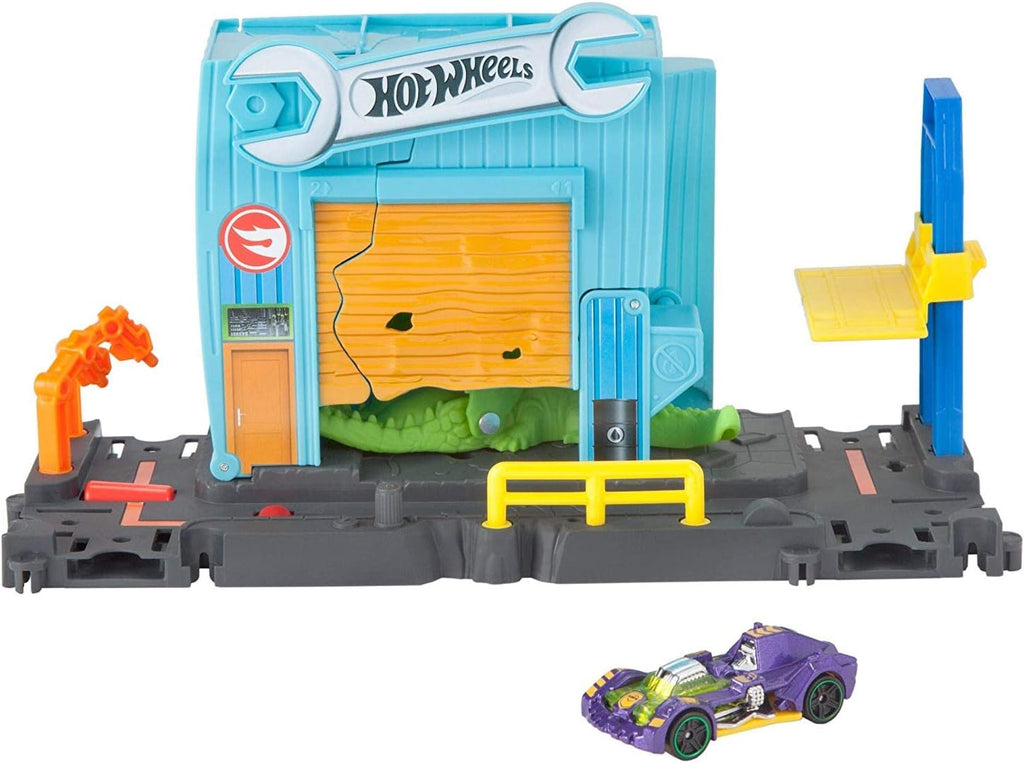 Gator Garage Attack Playset C9845