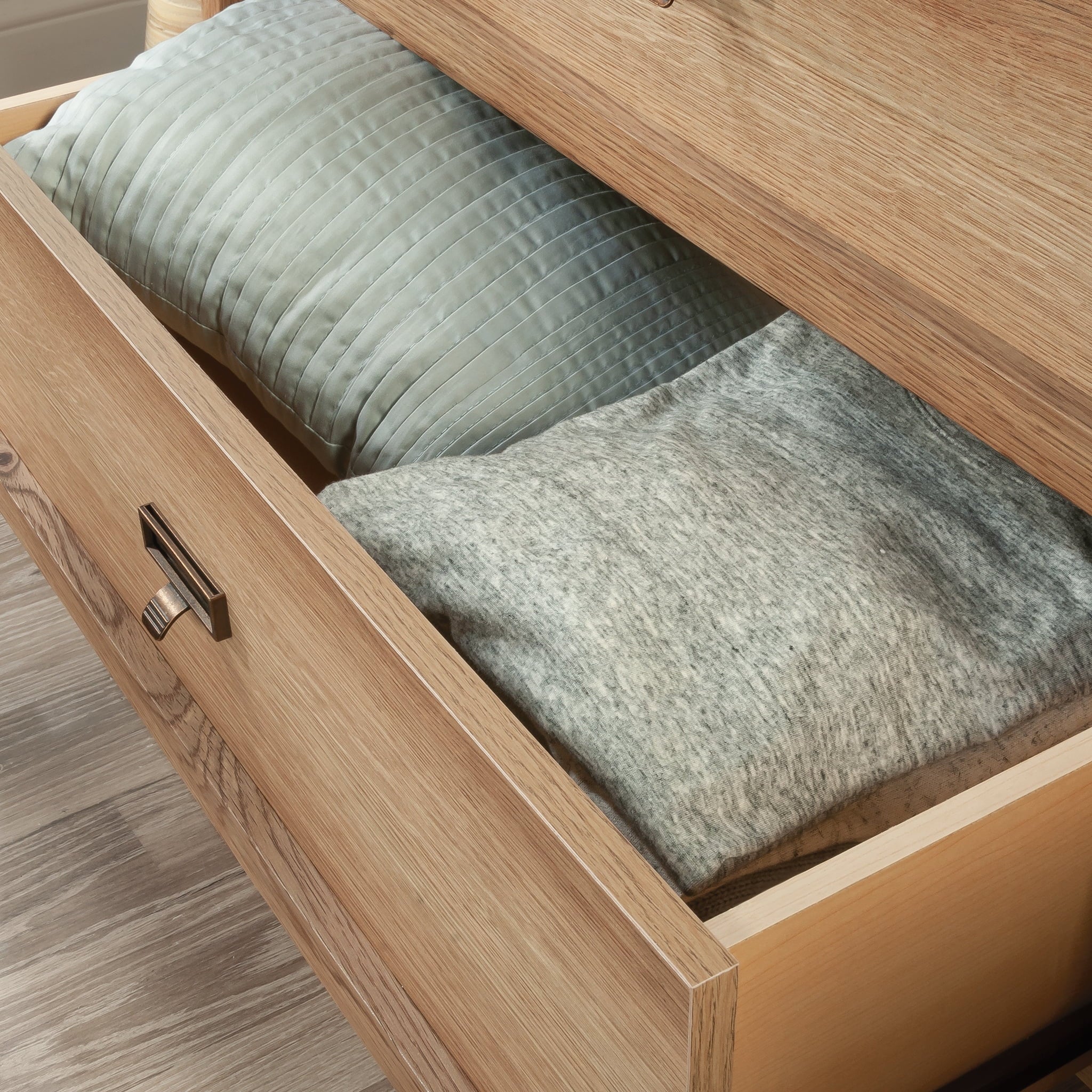 Timber Oak 4-Drawer Dresser U484035